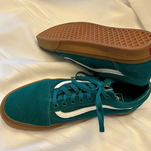 VANS turquoise shoes. LIKE NEW. Size 11 (Men US) - Picture 2 of 2
